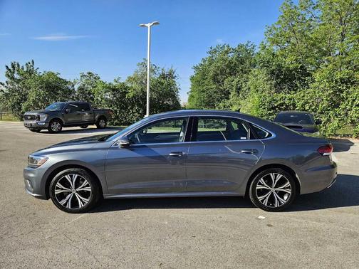 2022 Volkswagen Passat 2.0T SE
