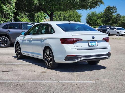 Pure White 2023 Volkswagen Jetta 1.5T Sport