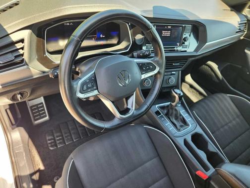 Pure White 2023 Volkswagen Jetta 1.5T Sport
