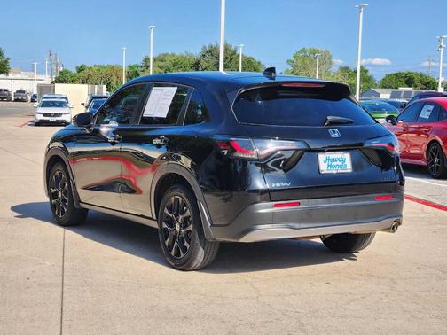 Crystal Black Pearl 2024 Honda HR-V Sport