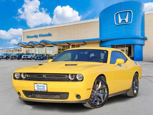 2017 Dodge Challenger SXT