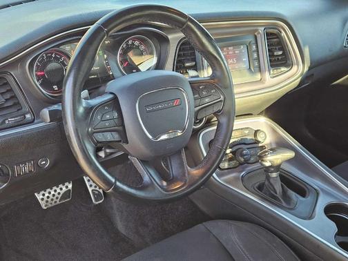 2017 Dodge Challenger SXT