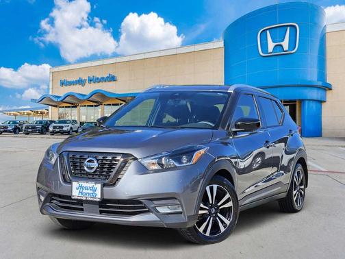 2020 Nissan Kicks SR