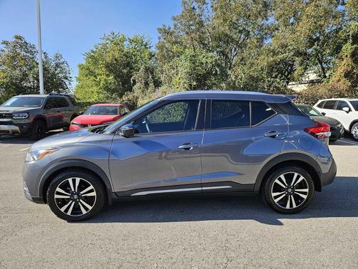 2020 Nissan Kicks SR