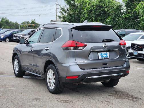 Gun Metallic 2017 Nissan Rogue SV