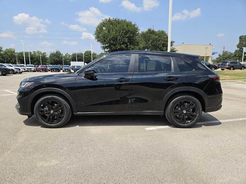 Crystal Black Pearl 2027 Honda HR-V Sport