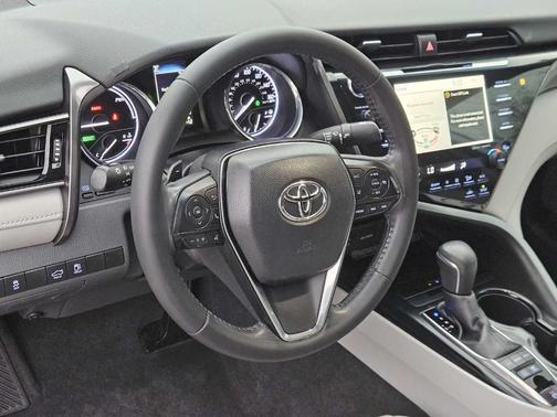 2019 Toyota Camry Hybrid SE