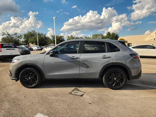 Urban Gray Pearl 2024 Honda HR-V Sport