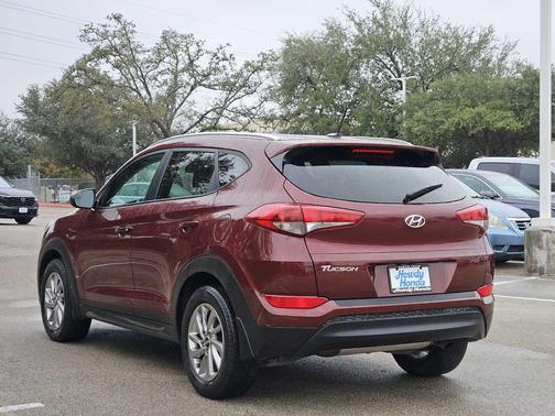 2016 Hyundai TUCSON SE