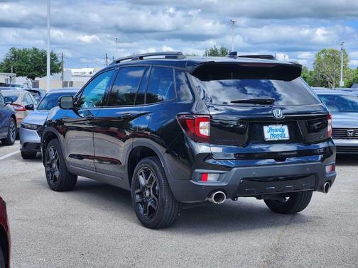 Crystal Black Pearl 2025 Honda Passport Black Edition