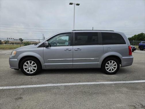 2014 Chrysler Town & Country Touring