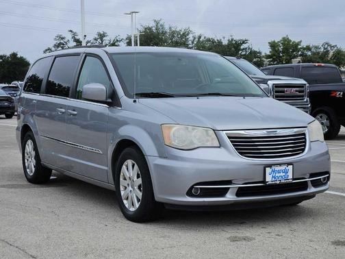 2014 Chrysler Town & Country Touring
