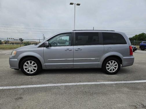 2014 Chrysler Town & Country Touring