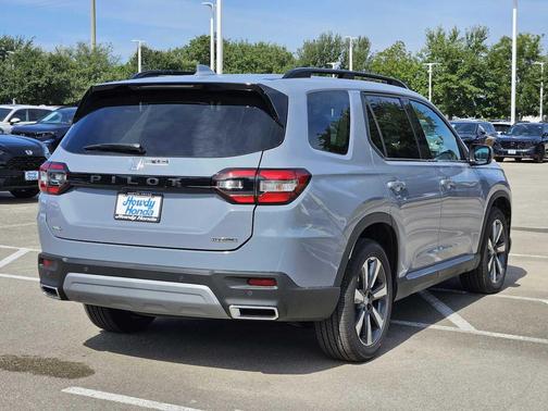 2025 Honda Pilot Touring