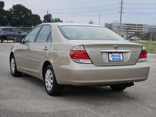 2005 Toyota Camry LE