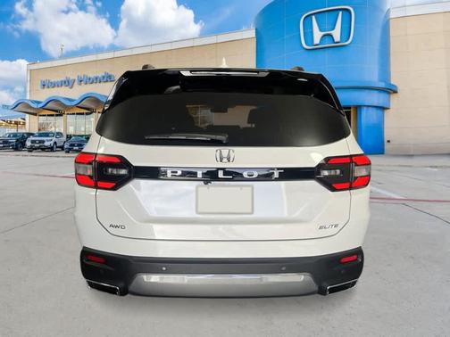 Platinum White Pearl 2026 Honda Pilot Elite