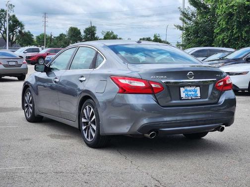 Gun Metallic 2016 Nissan Altima 2.5 SV