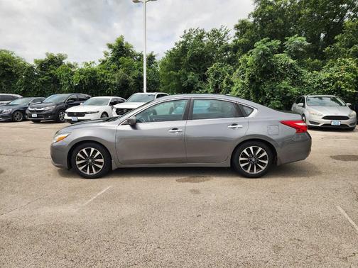 Gun Metallic 2016 Nissan Altima 2.5 SV