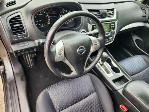 Gun Metallic 2016 Nissan Altima 2.5 SV