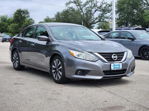 Gun Metallic 2016 Nissan Altima 2.5 SV