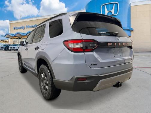 Sonic Gray Pearl 2026 Honda Pilot TrailSport