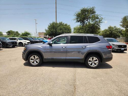 Platinum Gray Metallic 2018 Volkswagen Atlas 3.6L Launch Edition