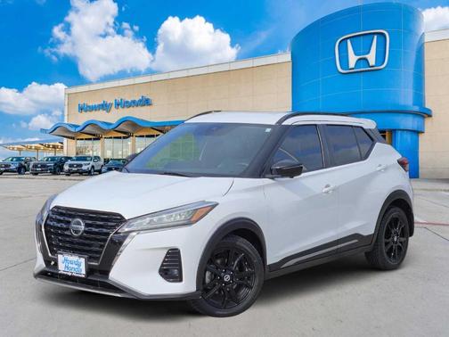 2021 Nissan Kicks SR