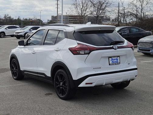 2021 Nissan Kicks SR