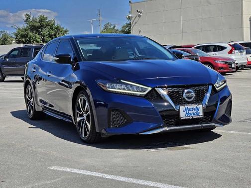 2022 Nissan Maxima SV