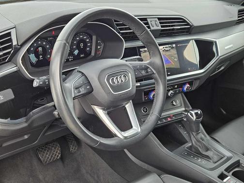 2023 Audi Q3 45 S line Premium