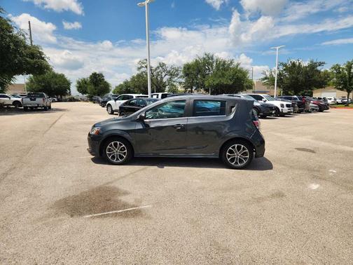 Nightfall Gray Metallic 2018 Chevrolet Sonic LT