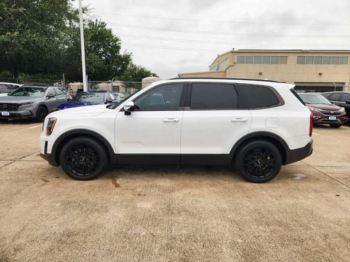 Glacial White Pearl 2022 Kia Telluride SX
