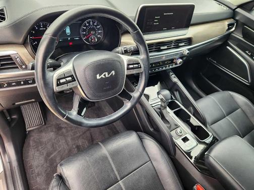Glacial White Pearl 2022 Kia Telluride SX