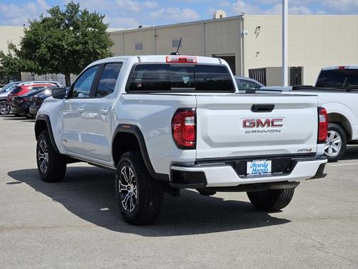 2024 GMC Canyon AT4