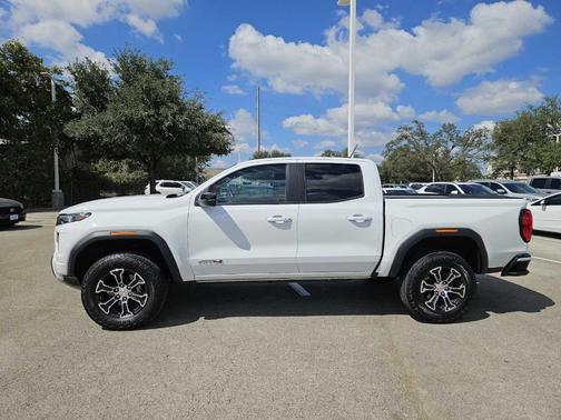 2024 GMC Canyon AT4