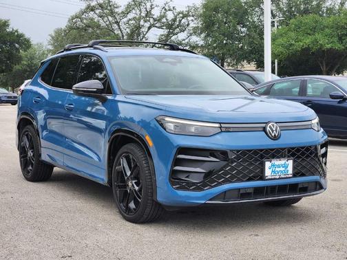 Monterey Blue Pearl 2025 Volkswagen Tiguan 2.0T SE R-Line Black