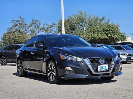 2022 Nissan Altima 2.5 SV