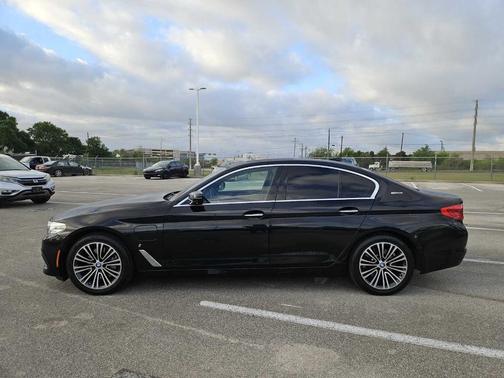 Black 2018 BMW 530e iPerformance