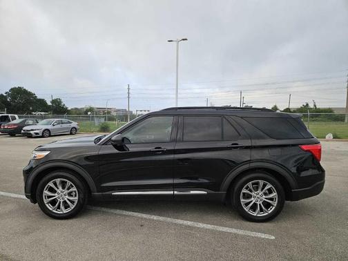 Agate Black Metallic 2020 Ford Explorer XLT