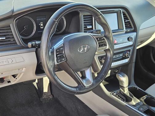 Symphony Silver 2018 Hyundai SONATA SEL