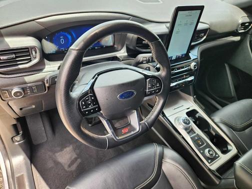 Carbonized Gray Metallic 2022 Ford Explorer ST