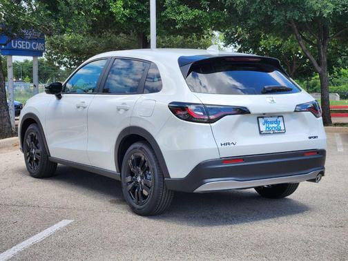 Platinum White Pearl 2027 Honda HR-V Sport