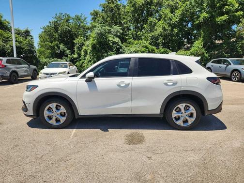 Platinum White Pearl 2023 Honda HR-V LX
