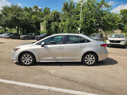 Classic Silver Metallic 2021 Toyota Corolla LE