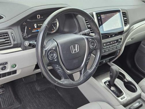 2016 Honda Pilot EX-L w/ Navigation