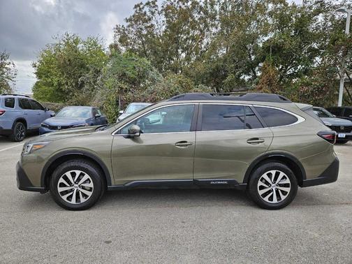 2022 Subaru Outback Premium