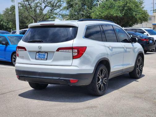 Platinum White Pearl 2021 Honda Pilot Special Edition
