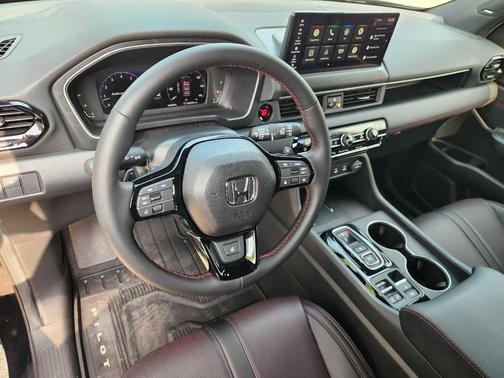 Crystal Black Pearl 2026 Honda Pilot Black Edition