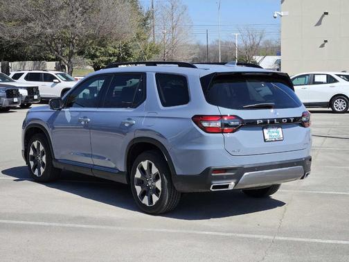 Sonic Gray Pearl 2026 Honda Pilot Elite