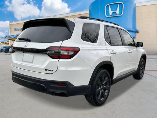 Platinum White Pearl 2026 Honda Pilot Sport